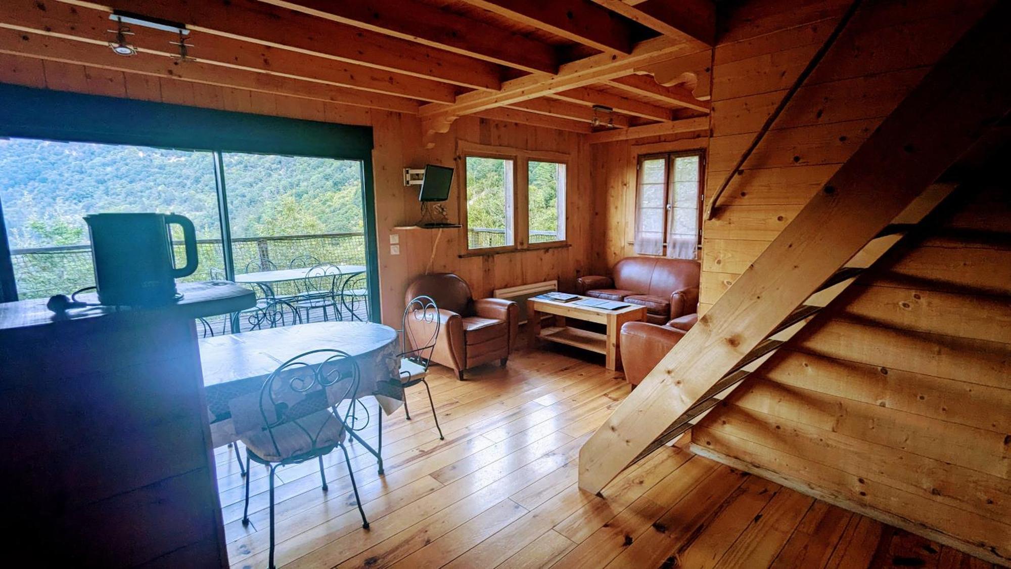 Cabanes Et Lodges Du Belvedere Serrieres-sur-Ain Dış mekan fotoğraf