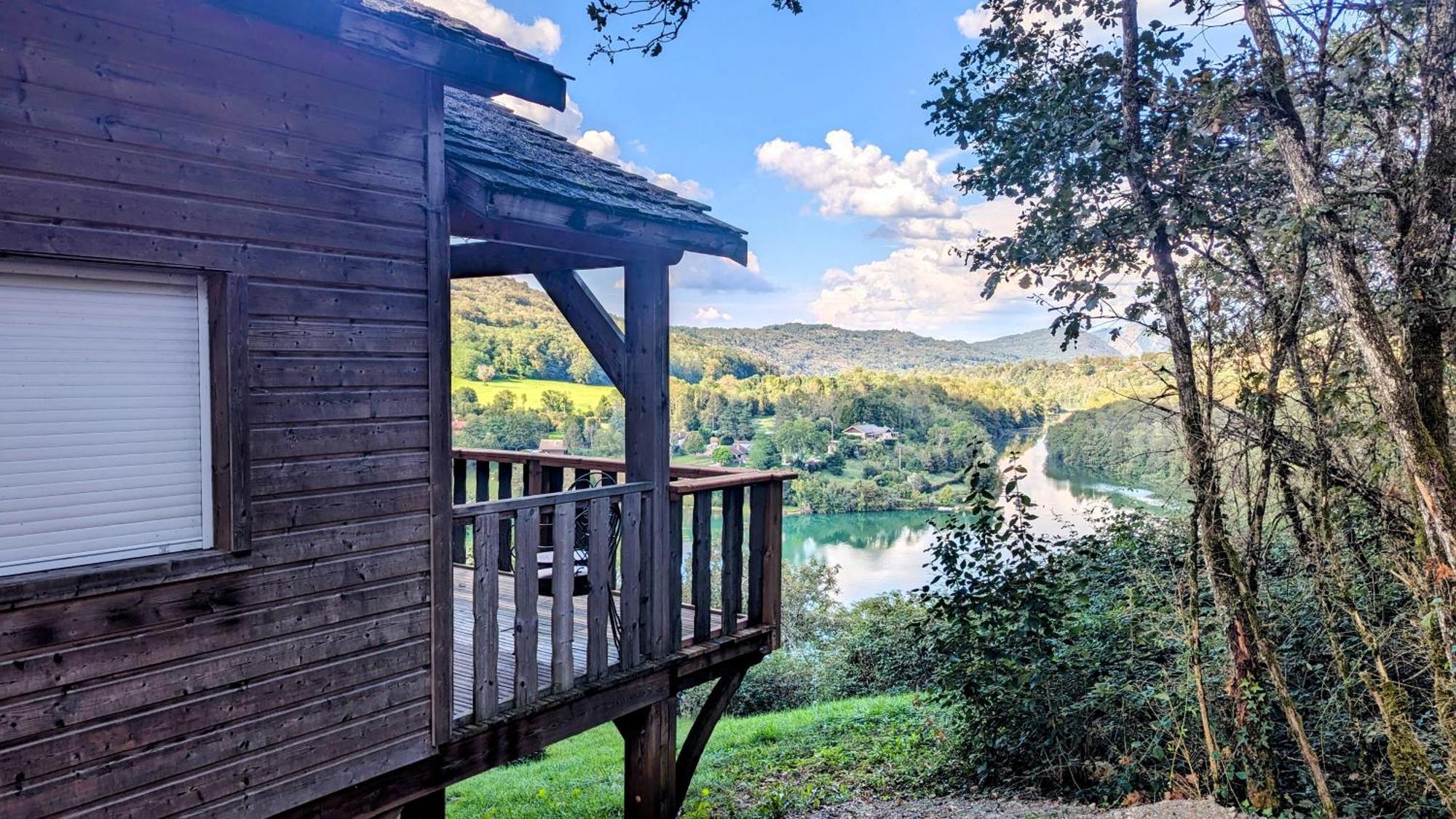 Cabanes Et Lodges Du Belvedere Serrieres-sur-Ain Dış mekan fotoğraf