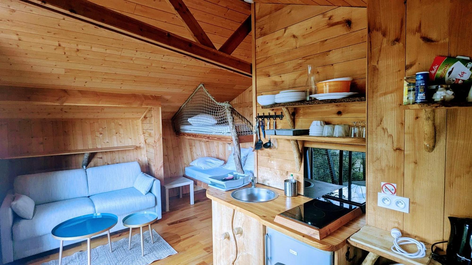 Cabanes Et Lodges Du Belvedere Serrieres-sur-Ain Dış mekan fotoğraf