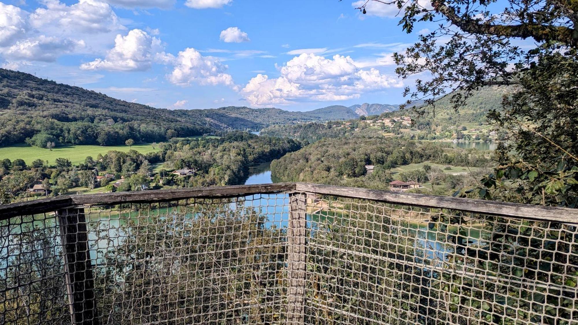 Cabanes Et Lodges Du Belvedere Serrieres-sur-Ain Dış mekan fotoğraf