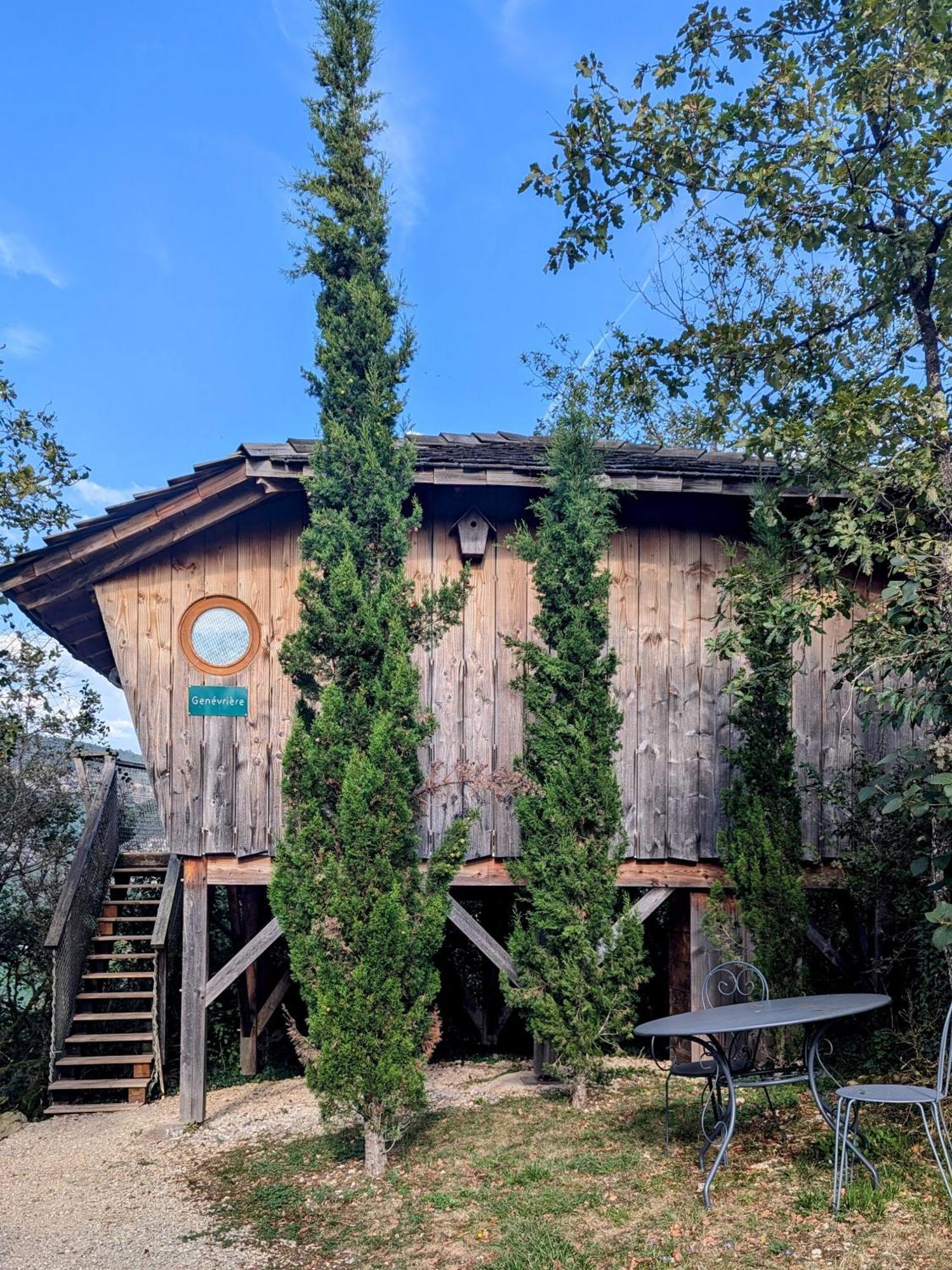 Cabanes Et Lodges Du Belvedere Serrieres-sur-Ain Dış mekan fotoğraf