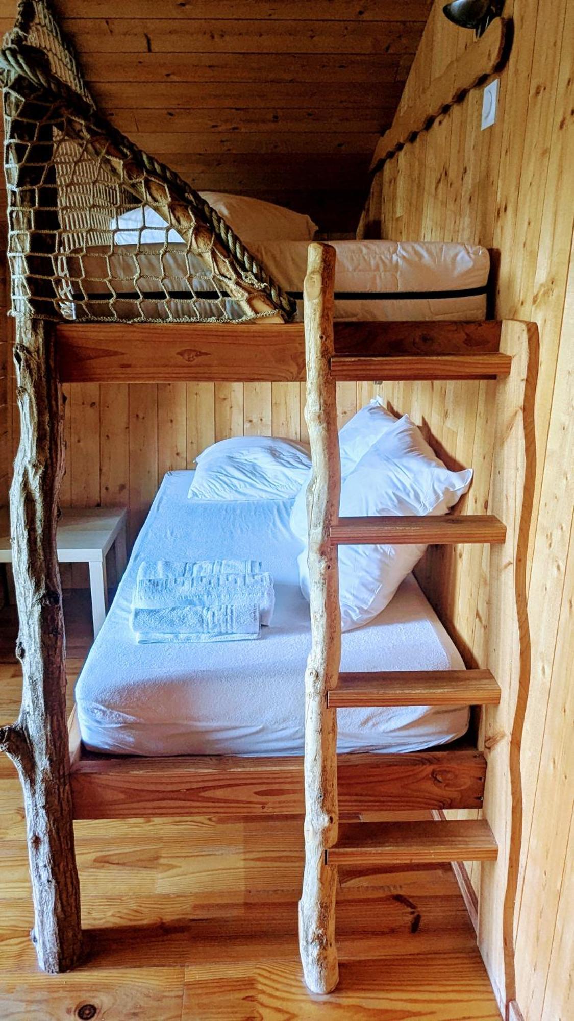 Cabanes Et Lodges Du Belvedere Serrieres-sur-Ain Dış mekan fotoğraf