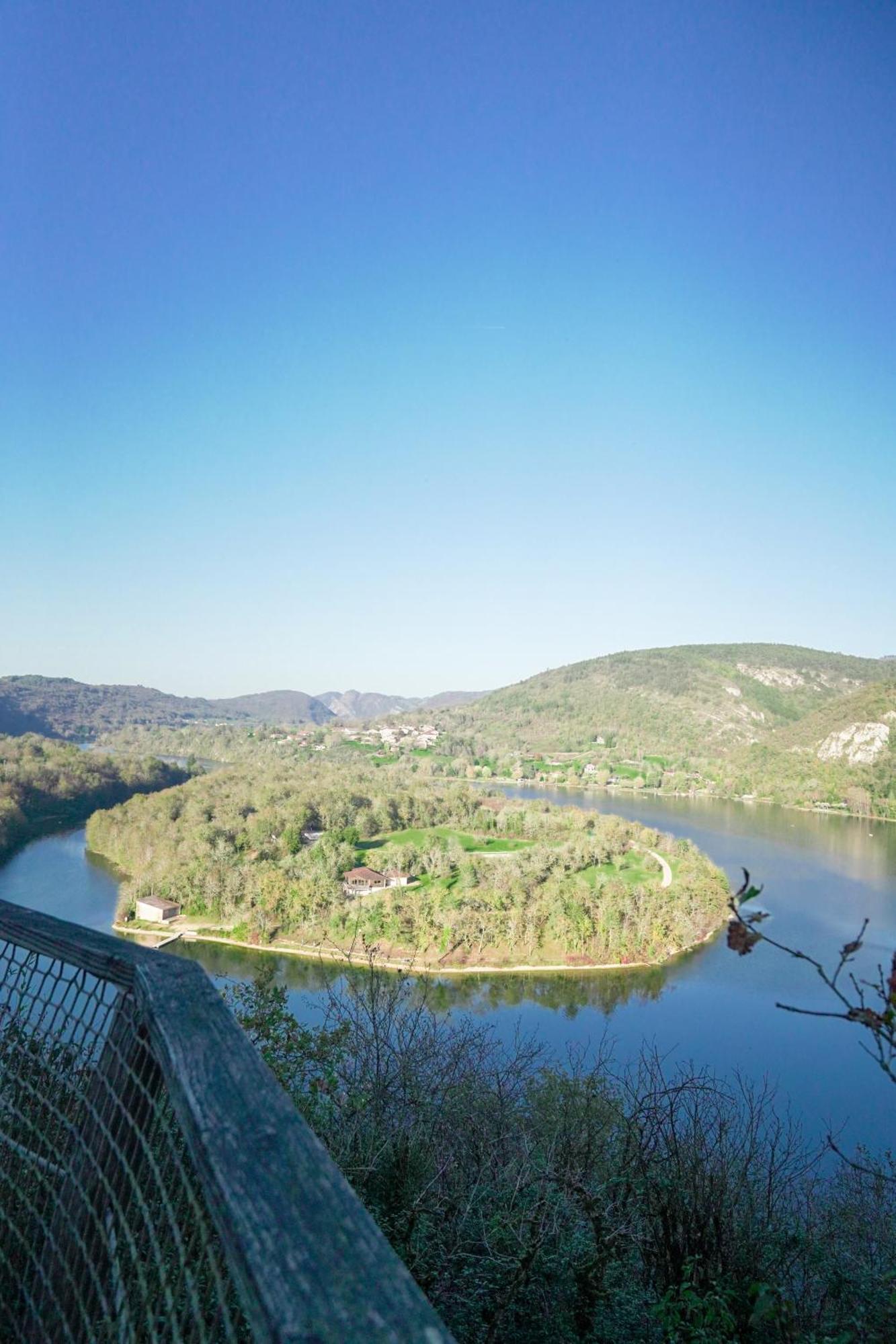 Cabanes Et Lodges Du Belvedere Serrieres-sur-Ain Dış mekan fotoğraf