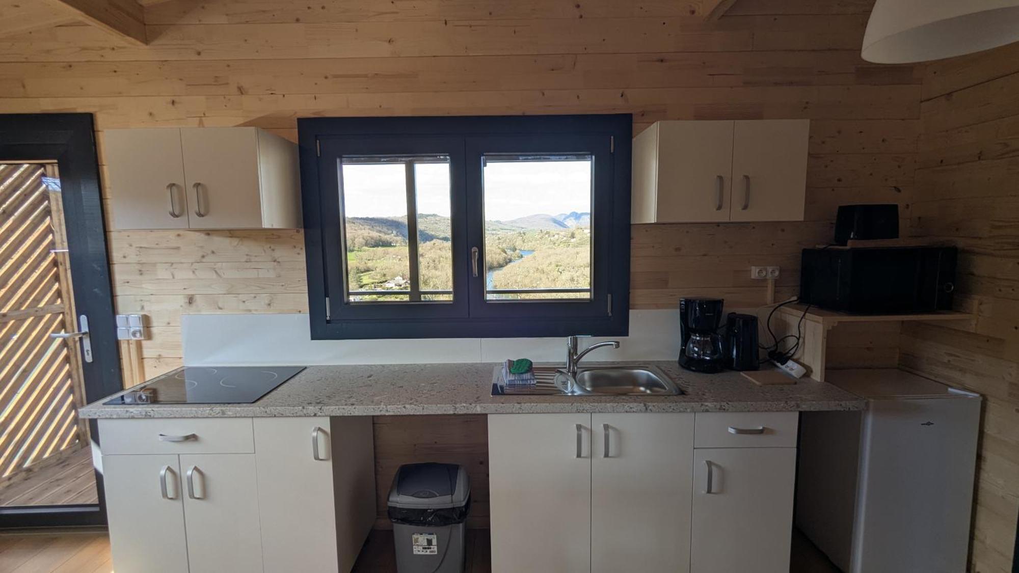Cabanes Et Lodges Du Belvedere Serrieres-sur-Ain Dış mekan fotoğraf