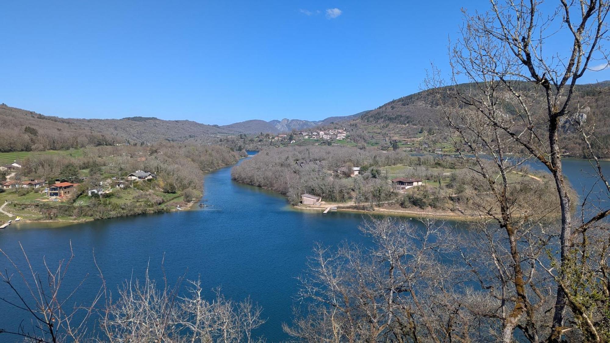 Cabanes Et Lodges Du Belvedere Serrieres-sur-Ain Dış mekan fotoğraf