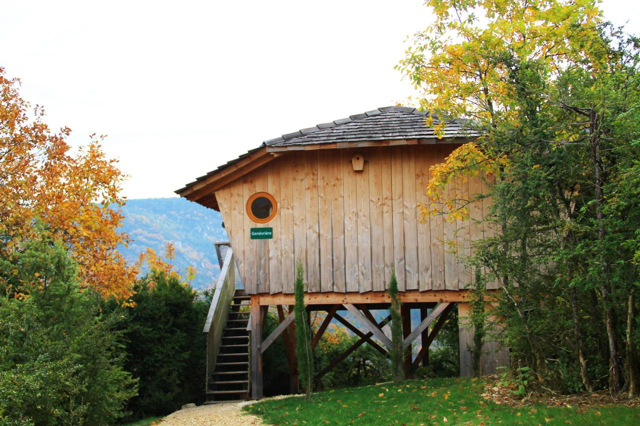 Cabanes Et Lodges Du Belvedere Serrieres-sur-Ain Dış mekan fotoğraf