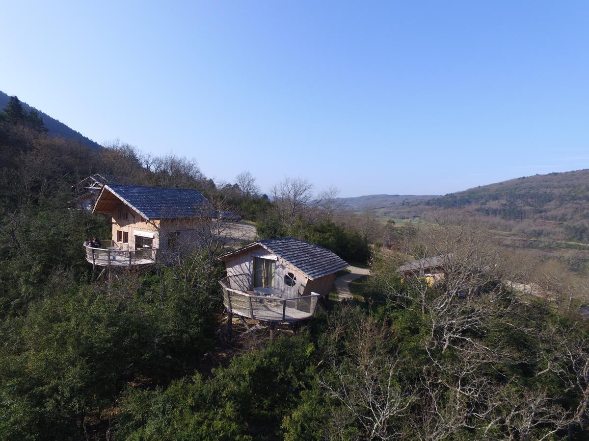 Cabanes Et Lodges Du Belvedere Serrieres-sur-Ain Dış mekan fotoğraf